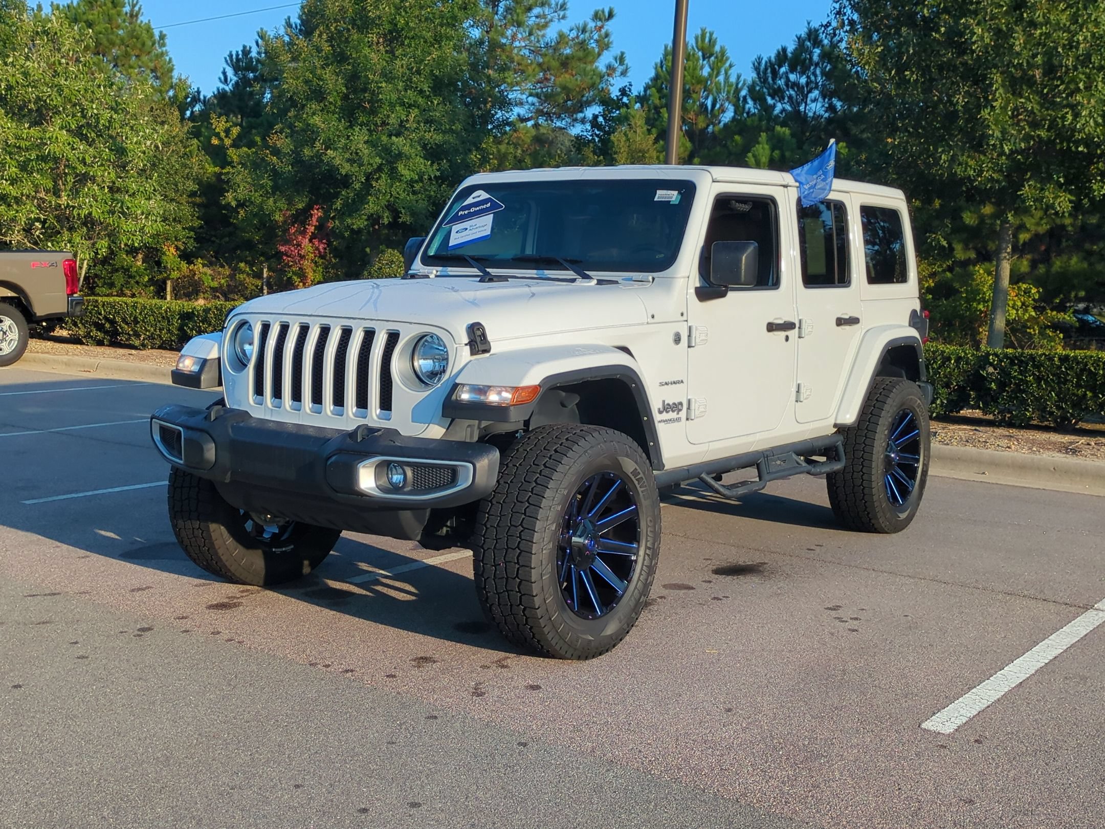 Used 2021 Jeep Wrangler Unlimited Sahara AWD/4WD image 8