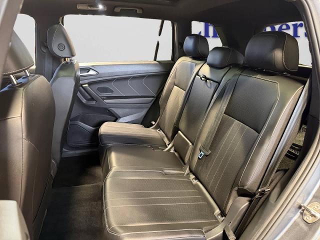 Used 2023 Volkswagen Tiguan SE R-Line AWD/4WD image 12