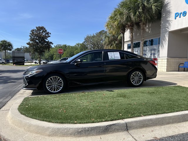 Used 2019 Toyota Avalon Limited FWD image 9