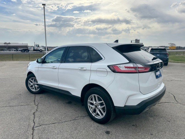 Certified 2024 Ford Edge SEL image 3