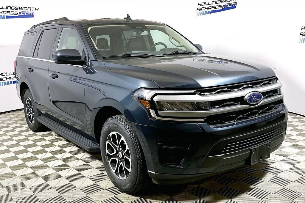 Certified 2024 Ford Expedition XLT image 3