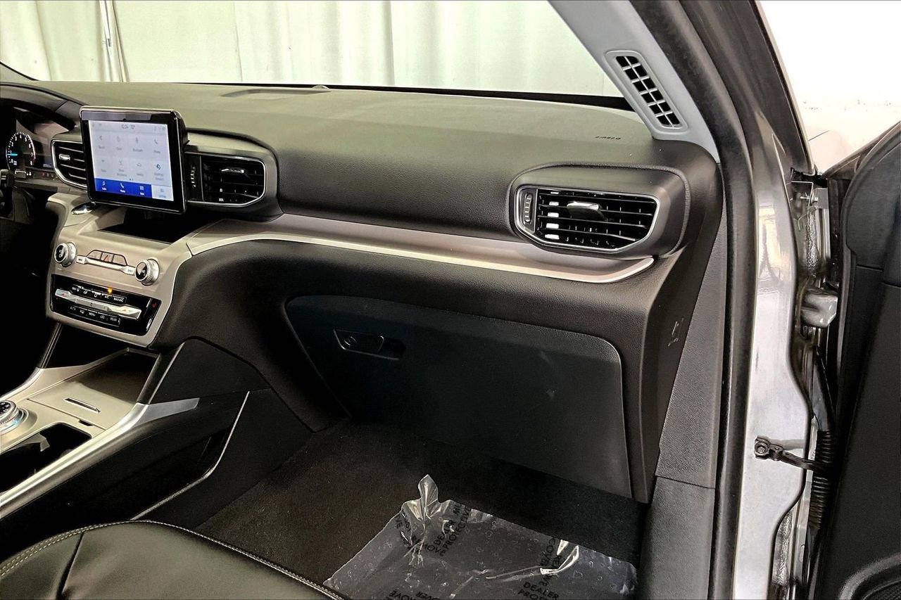 Certified 2023 Ford Explorer XLT w/ Equipment Group 202A image 17