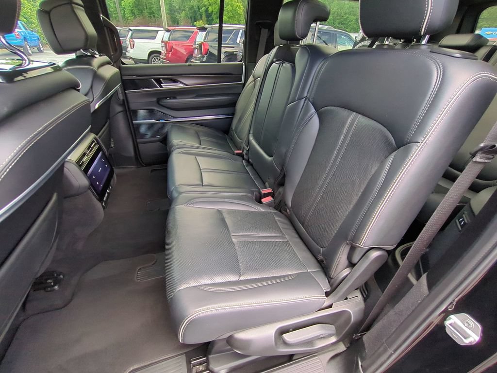 Used 2024 Jeep Grand Wagoneer L Series II w/ Quick Order Packagew 28T AWD/4WD image 15