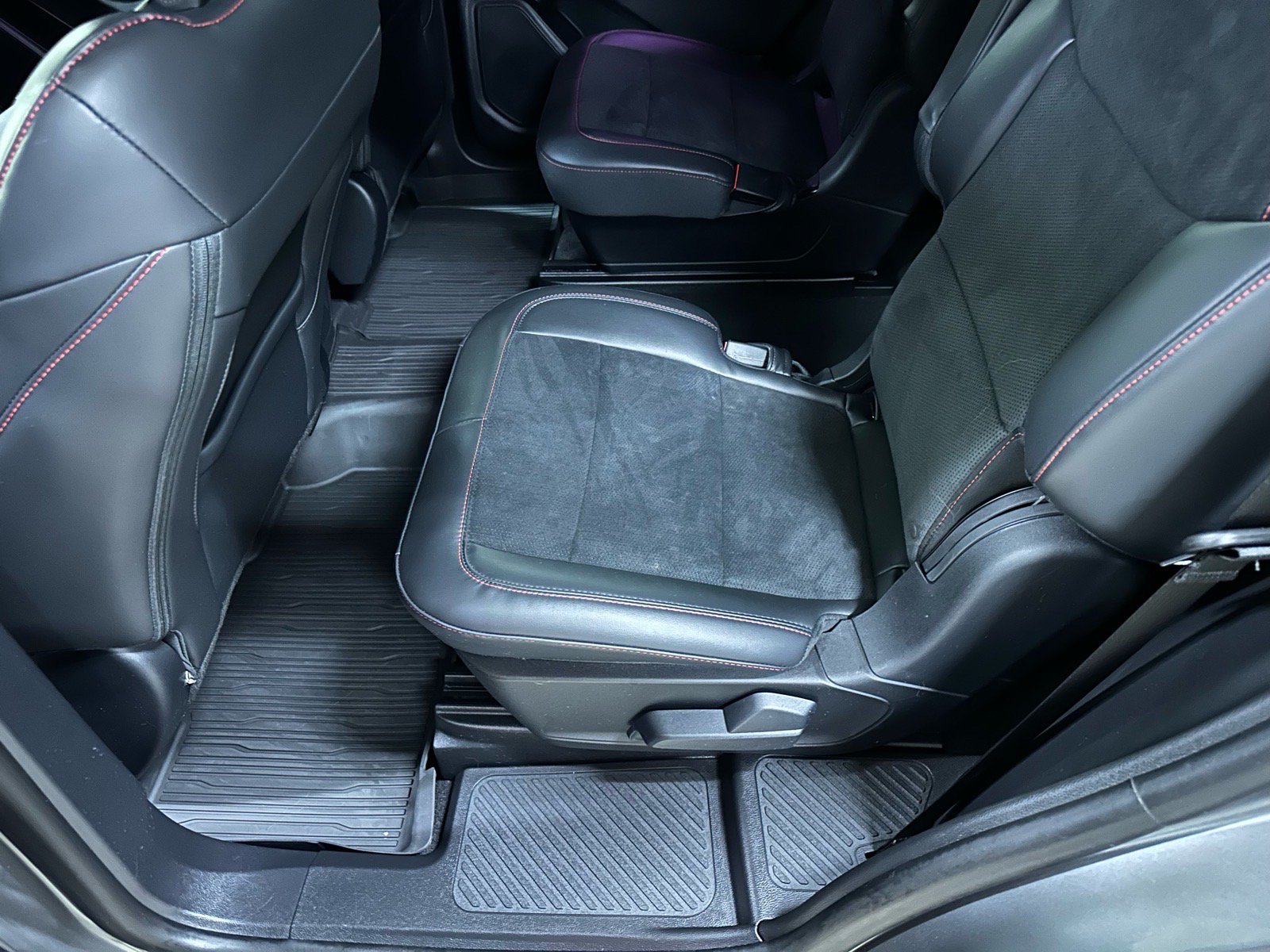 Certified 2025 Ford Explorer ST RWD image 23