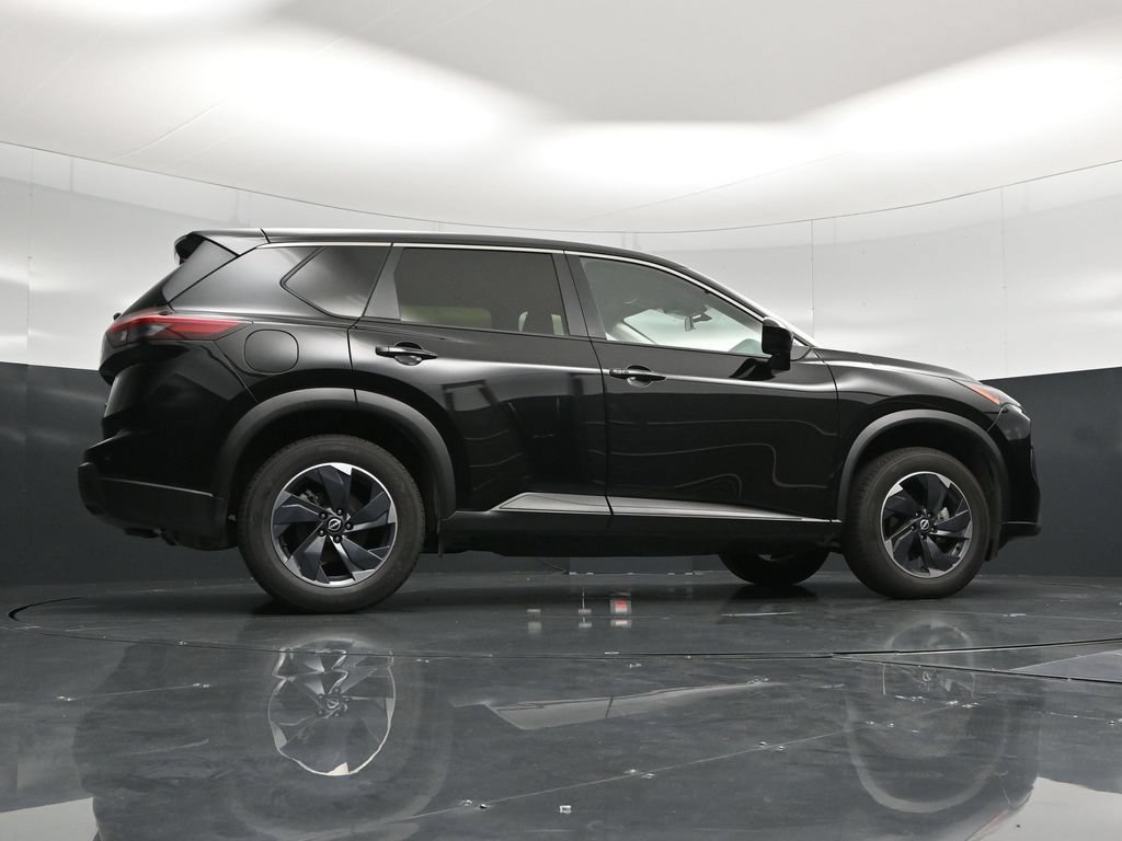 Used 2024 Nissan Rogue SV AWD/4WD image 44