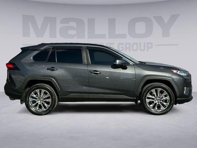 Used 2020 Toyota RAV4 XLE Premium image 7