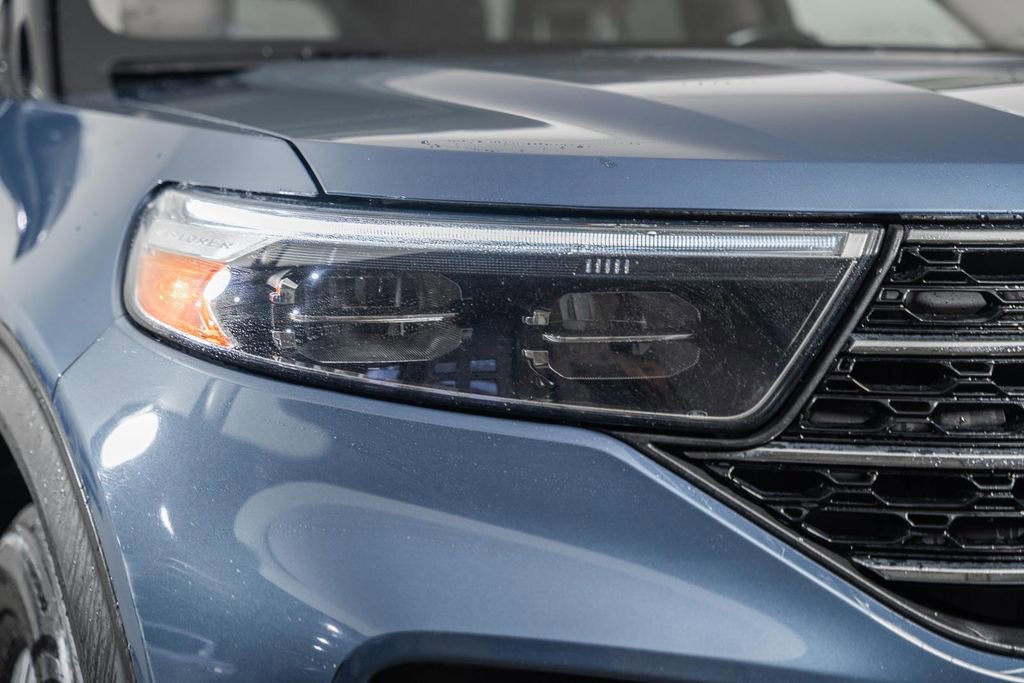 Certified 2021 Ford Explorer XLT w/ Equipment Group 202A image 15