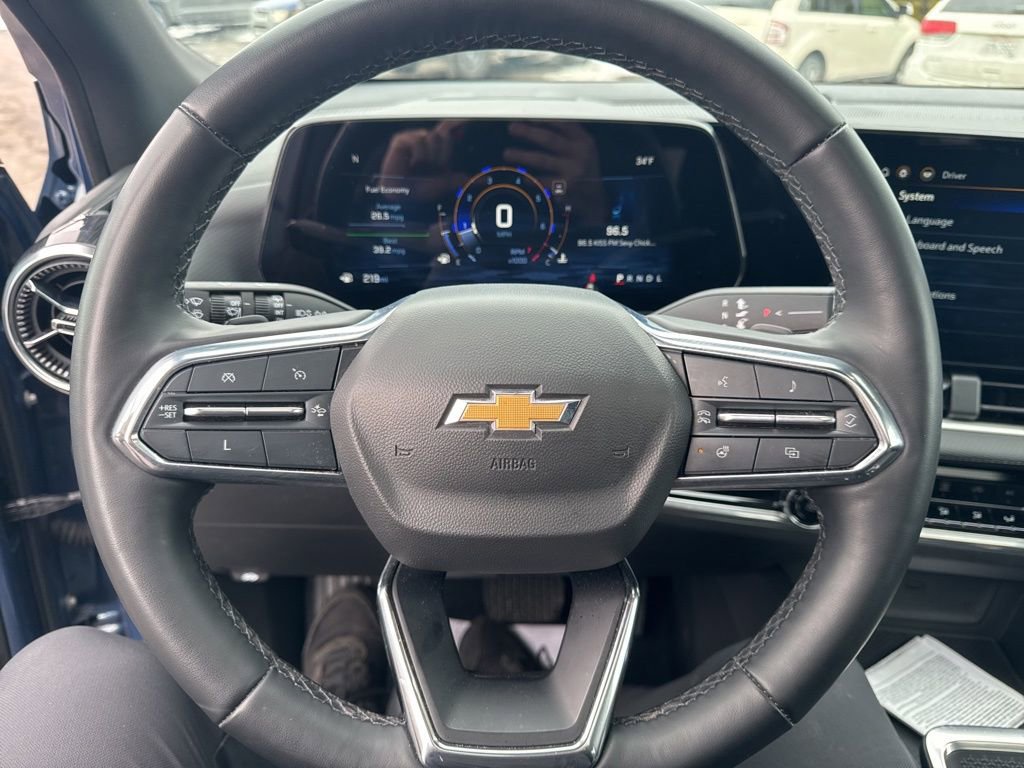 Used 2025 Chevrolet Equinox LT w/ Safety and Technology Package image 18