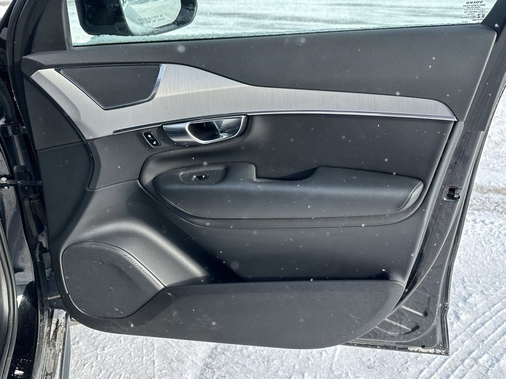 Used 2023 Volvo XC90 B5 Core w/ Protection Package Premier image 22