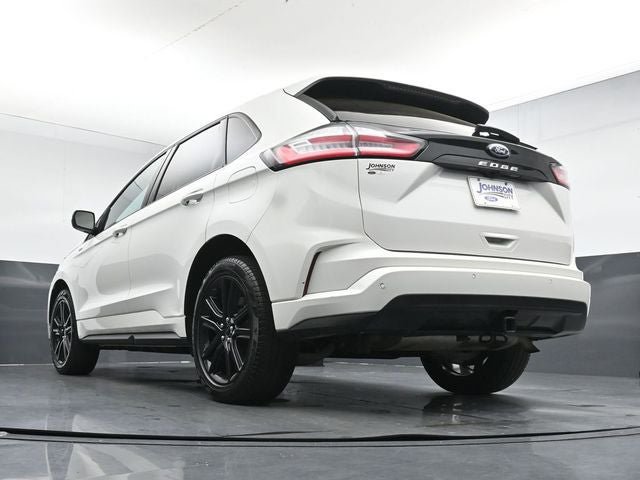 Certified 2024 Ford Edge ST-Line w/ Class II Trailer Tow Package AWD/4WD image 32