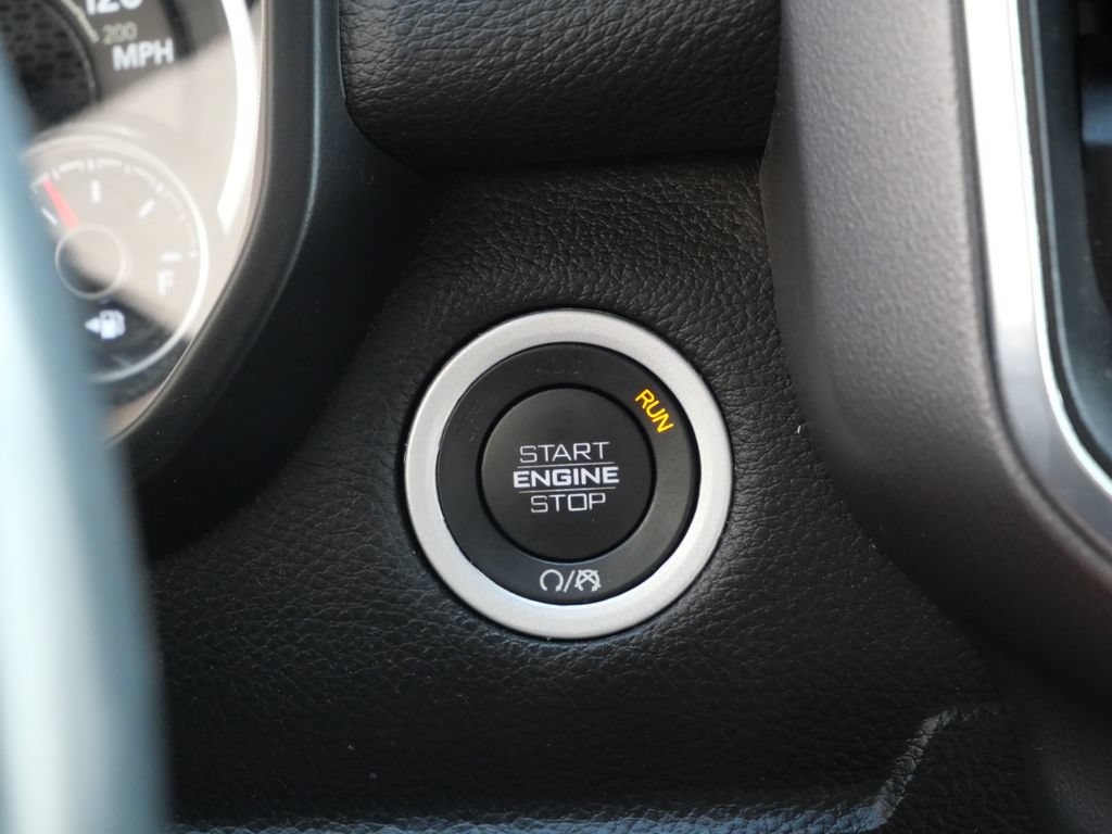 Used 2023 RAM 1500 Laramie AWD/4WD image 30