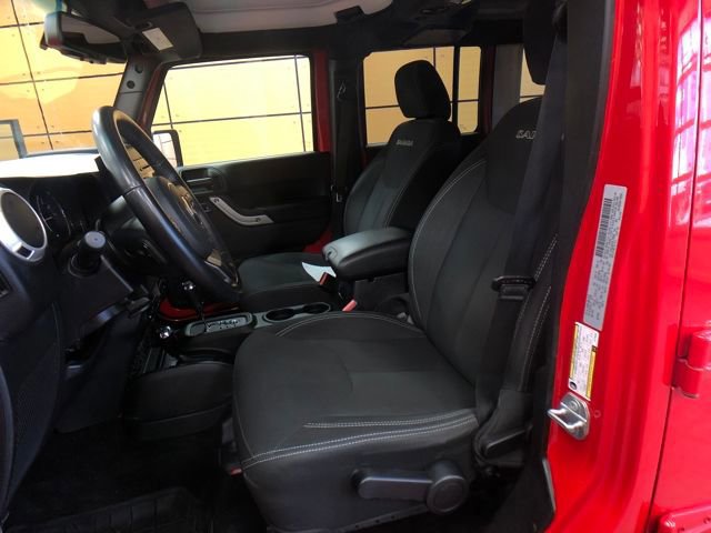 Used 2017 Jeep Wrangler Unlimited Sahara w/ Connectivity Group image 10