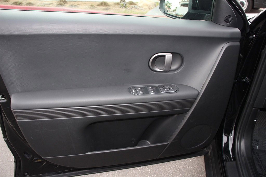 Used 2025 Hyundai Ioniq 5 SE image 23