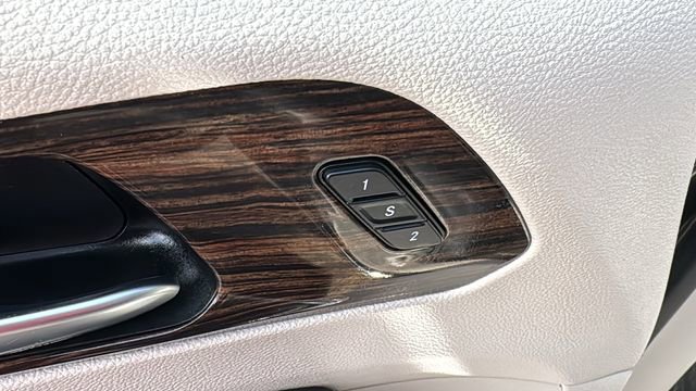 Used 2022 Chrysler Pacifica Limited image 16