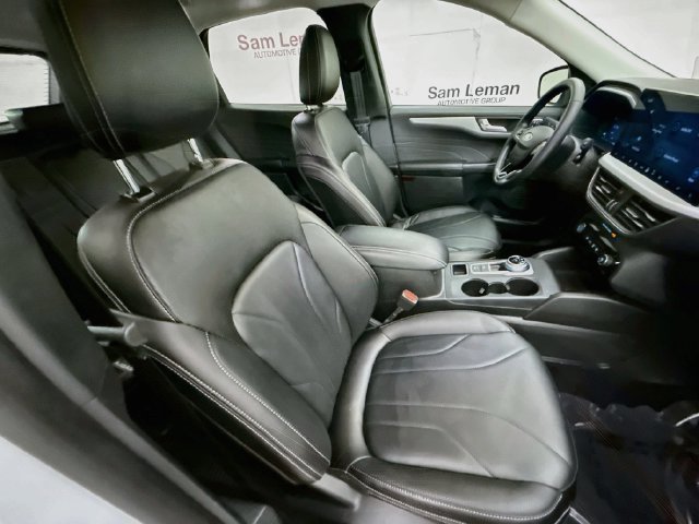 Certified 2025 Ford Escape SE w/ PHEV Premium Package FWD image 29