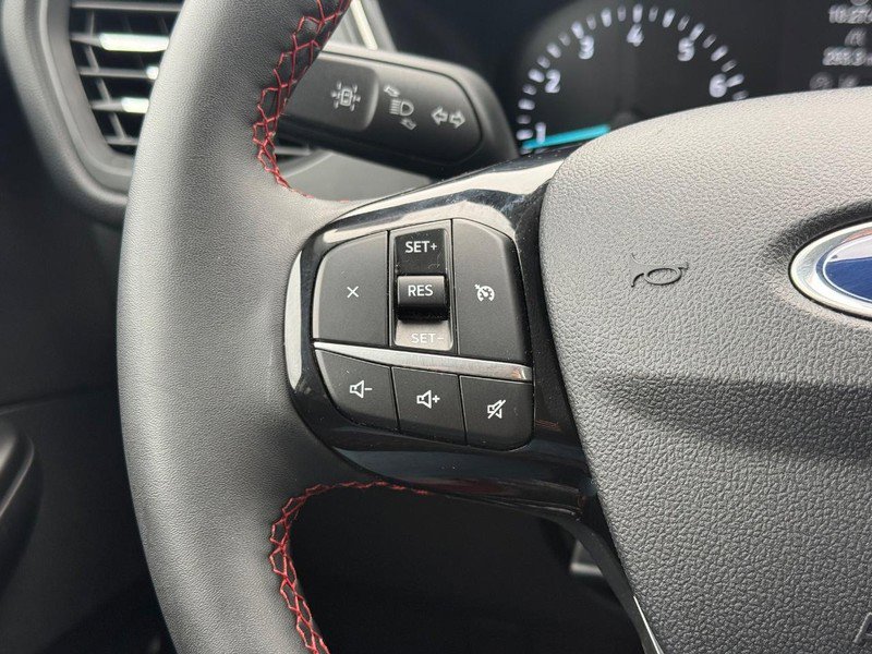 Certified 2021 Ford Escape SEL w/ SEL Stealth AWD Package image 18
