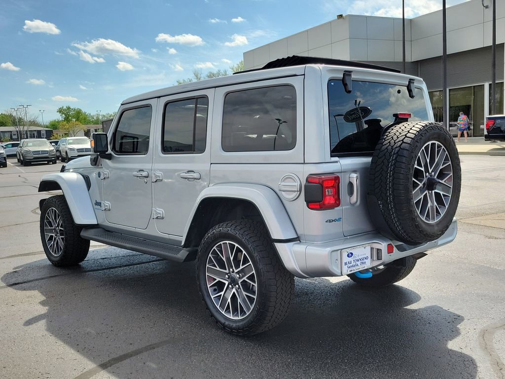 Used 2024 Jeep Wrangler High Altitude AWD/4WD image 3