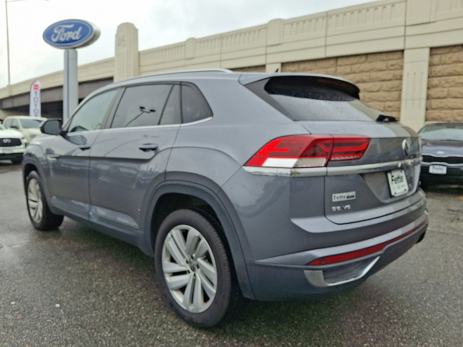 Used 2020 Volkswagen Atlas Cross Sport SE image 4