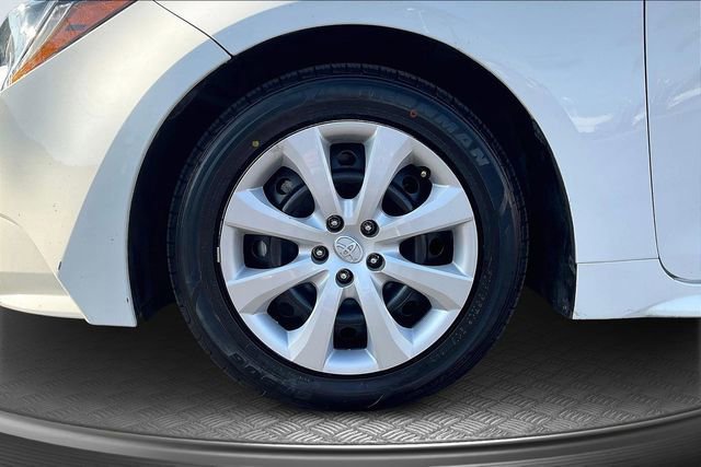Used 2025 Toyota Corolla LE image 11