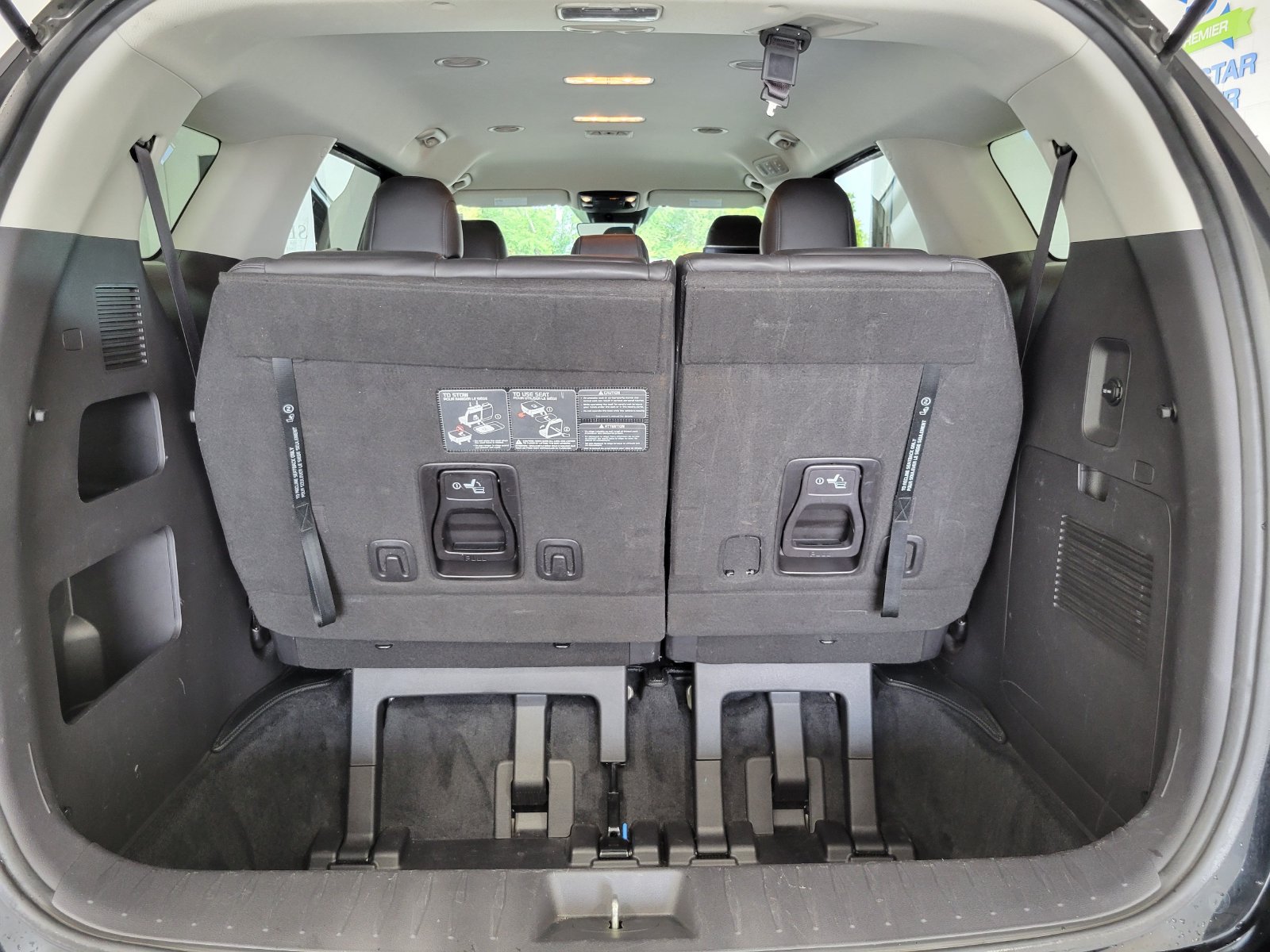 Used 2022 Kia Carnival LX w/ Paint Protection Package FWD image 30