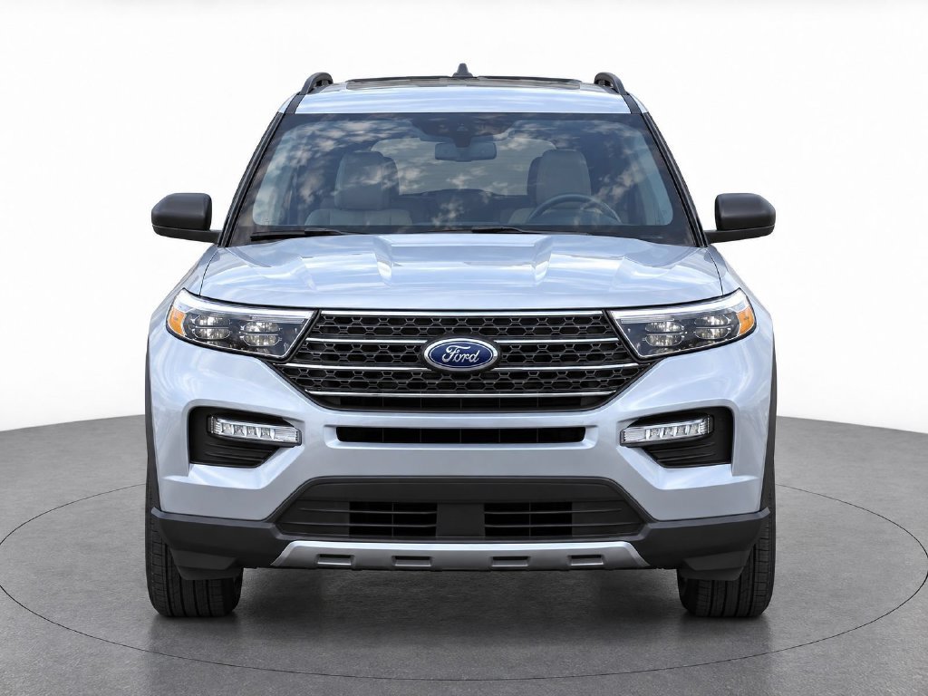 Certified 2023 Ford Explorer XLT w/ Equipment Group 202A AWD/4WD image 2