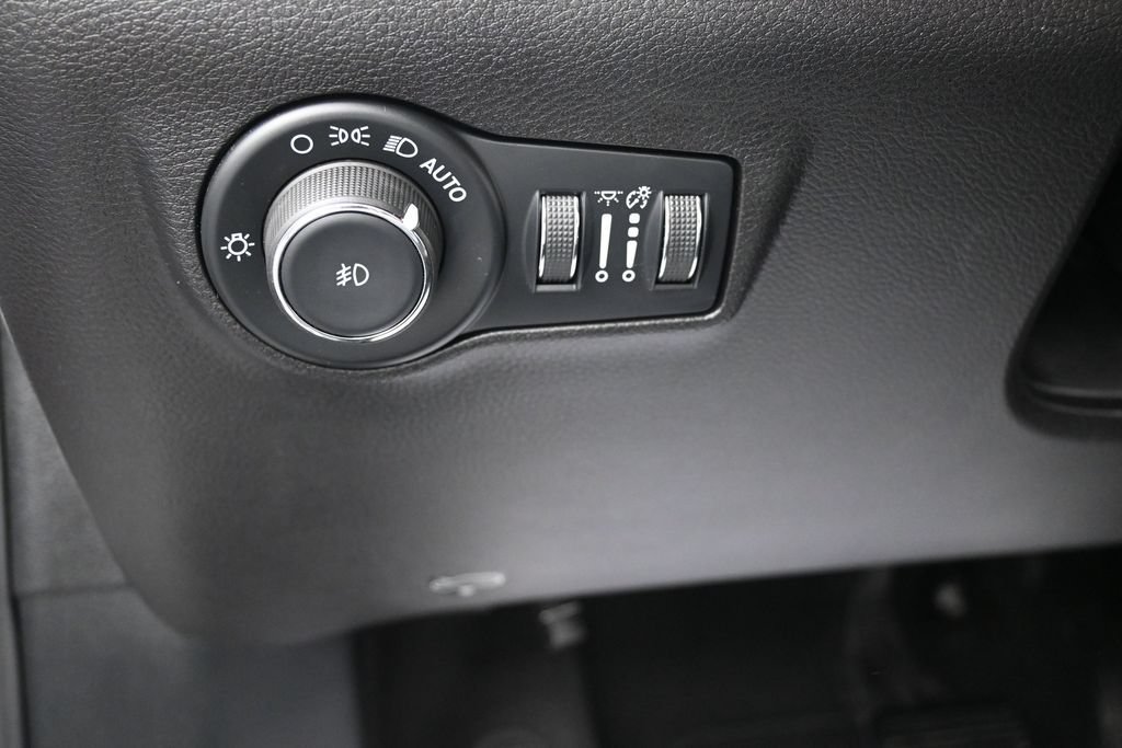Used 2025 Jeep Compass Limited AWD/4WD image 12