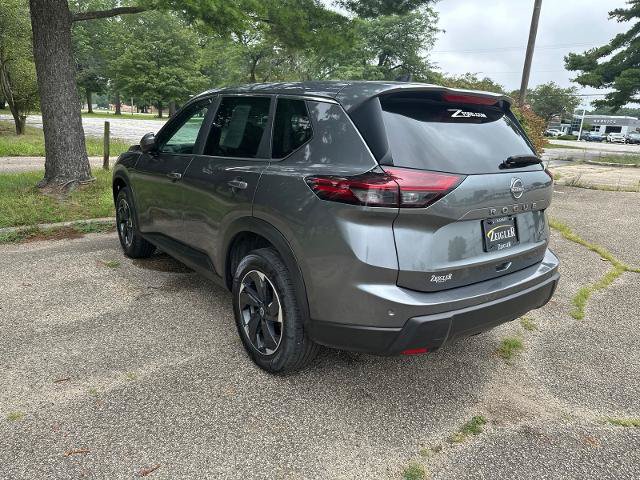 Used 2025 Nissan Rogue SV AWD/4WD image 33
