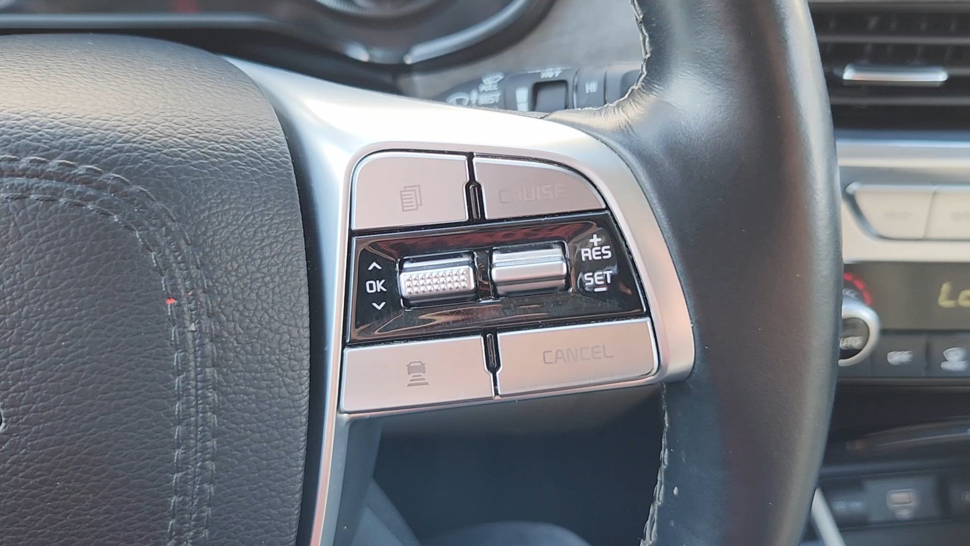 Used 2022 Kia Telluride EX AWD/4WD image 14