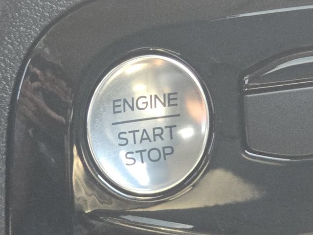 Certified 2025 Ford Escape Platinum AWD/4WD image 36