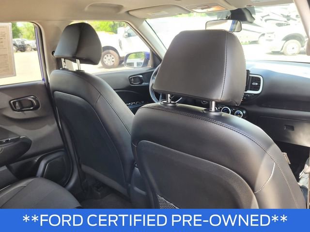 Used 2023 Hyundai Venue Limited FWD image 14