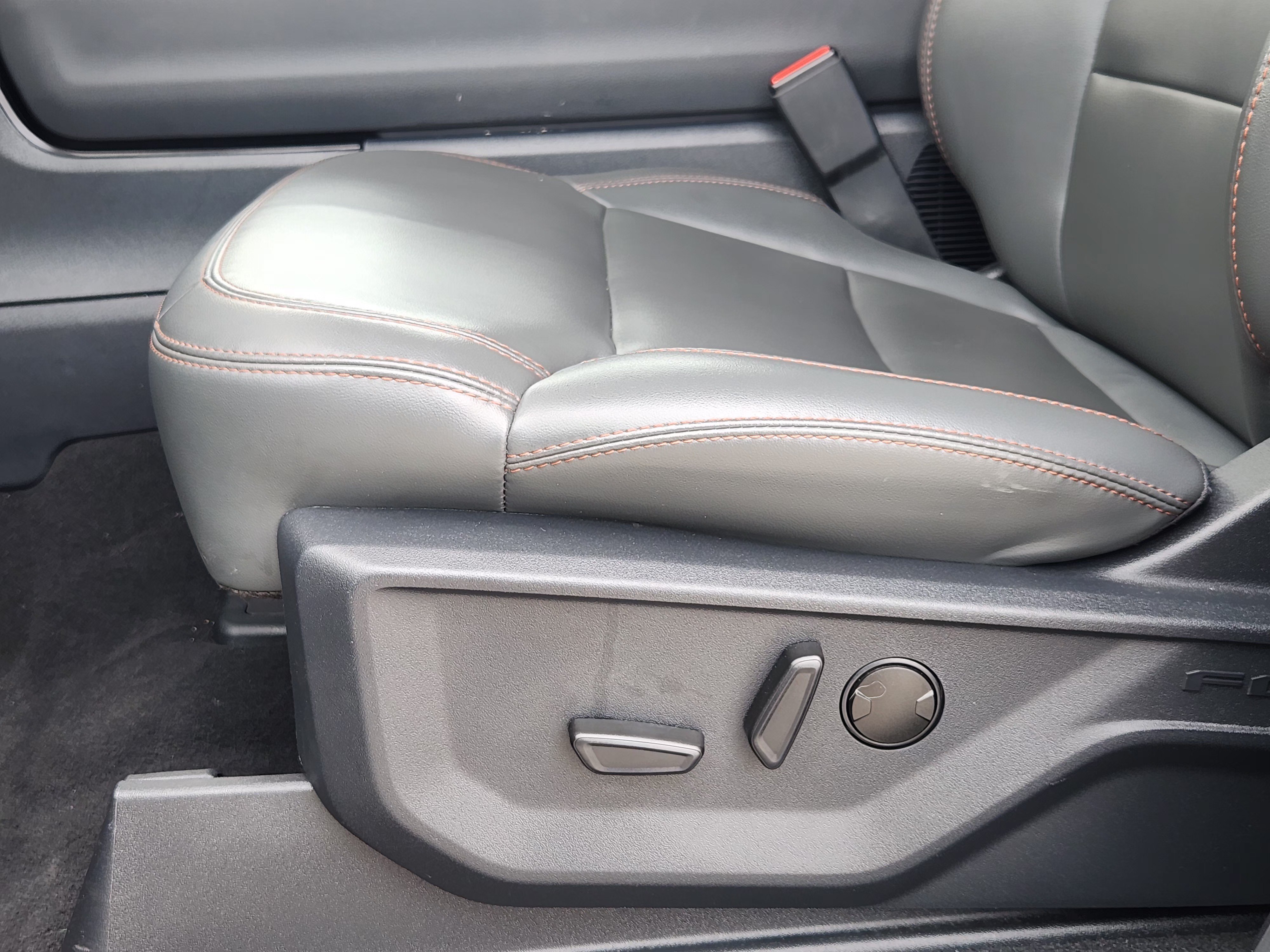 Certified 2025 Ford Expedition Active AWD/4WD image 25