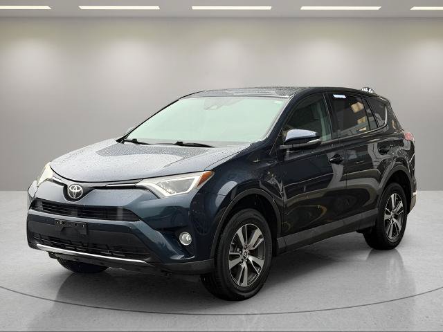 Used 2018 Toyota RAV4 XLE AWD/4WD image 3