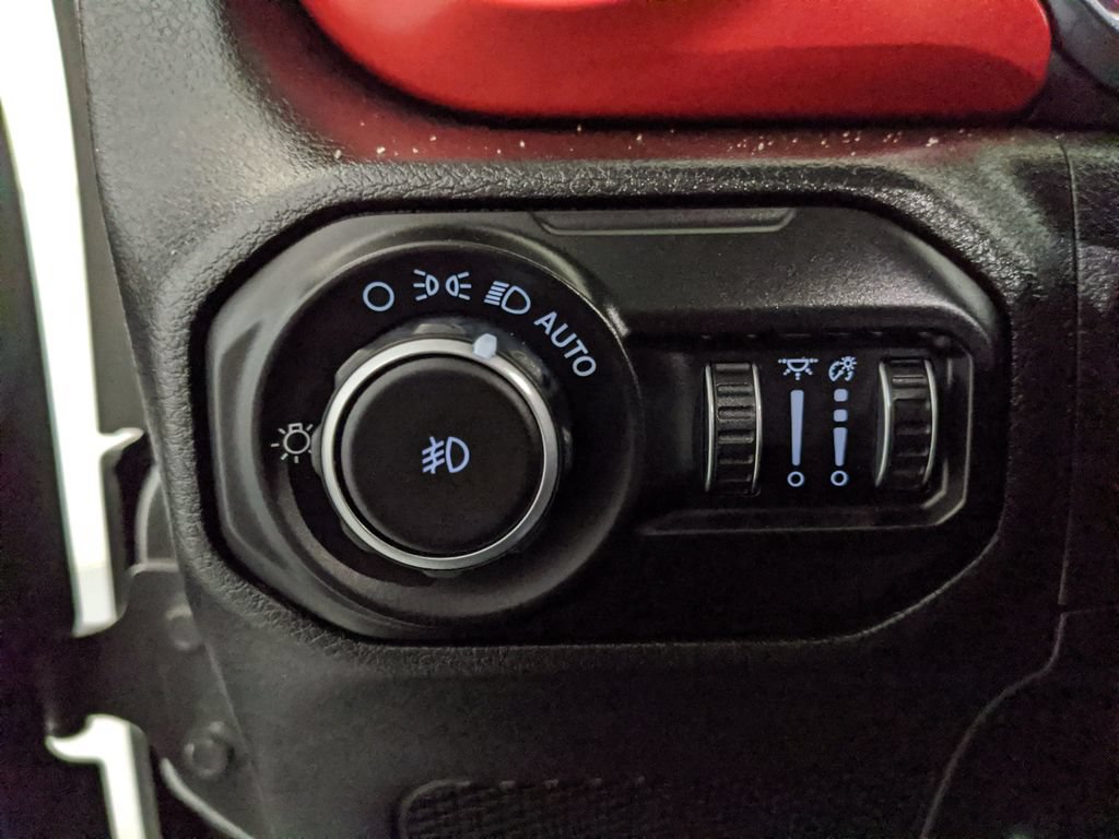 Used 2021 Jeep Wrangler Unlimited Rubicon AWD/4WD image 14
