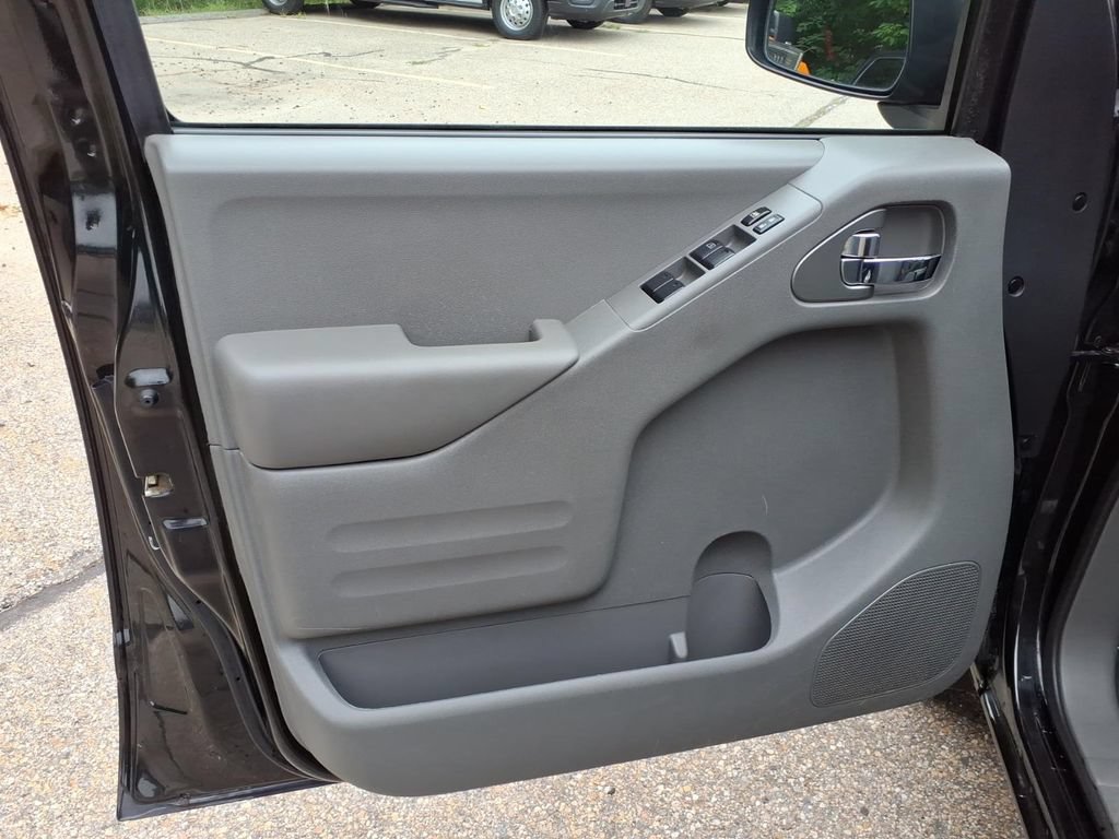 Used 2020 Nissan Frontier SV AWD/4WD image 16