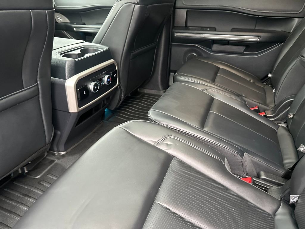 Certified 2022 Ford Expedition XLT image 11