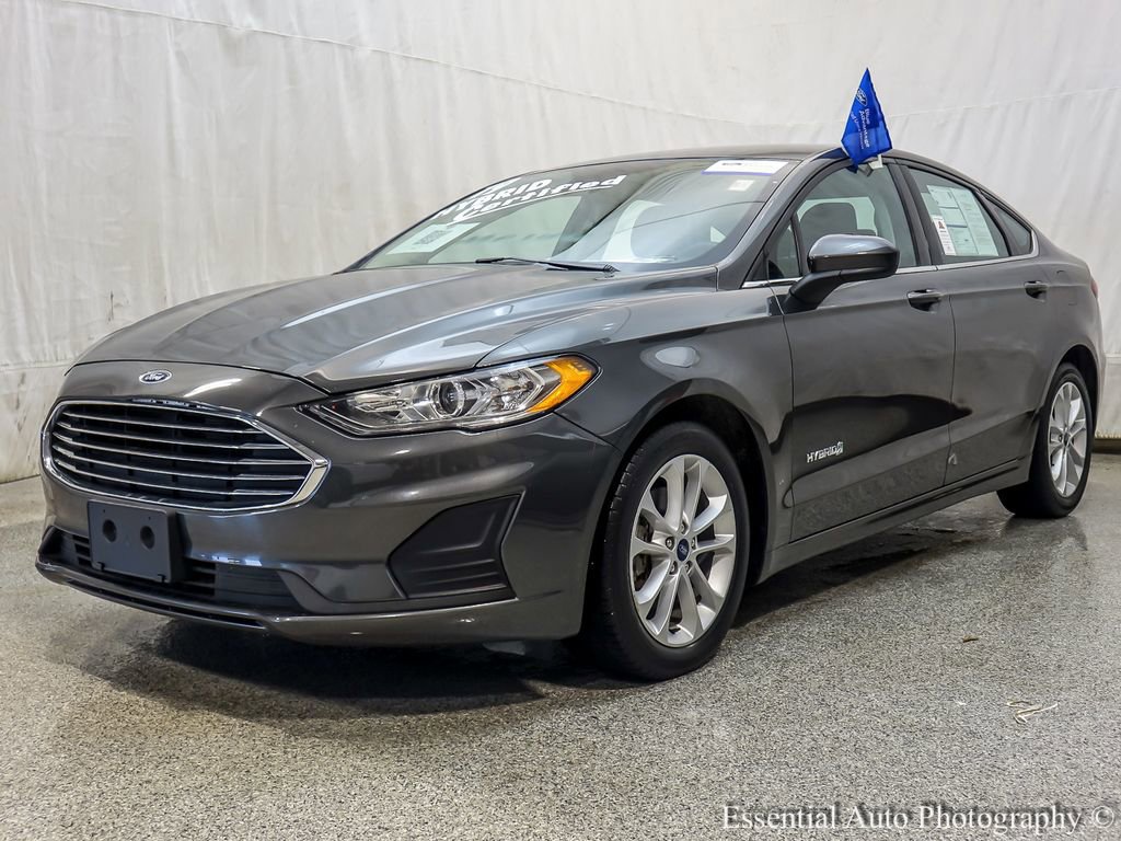 Certified 2019 Ford Fusion SE FWD image 2