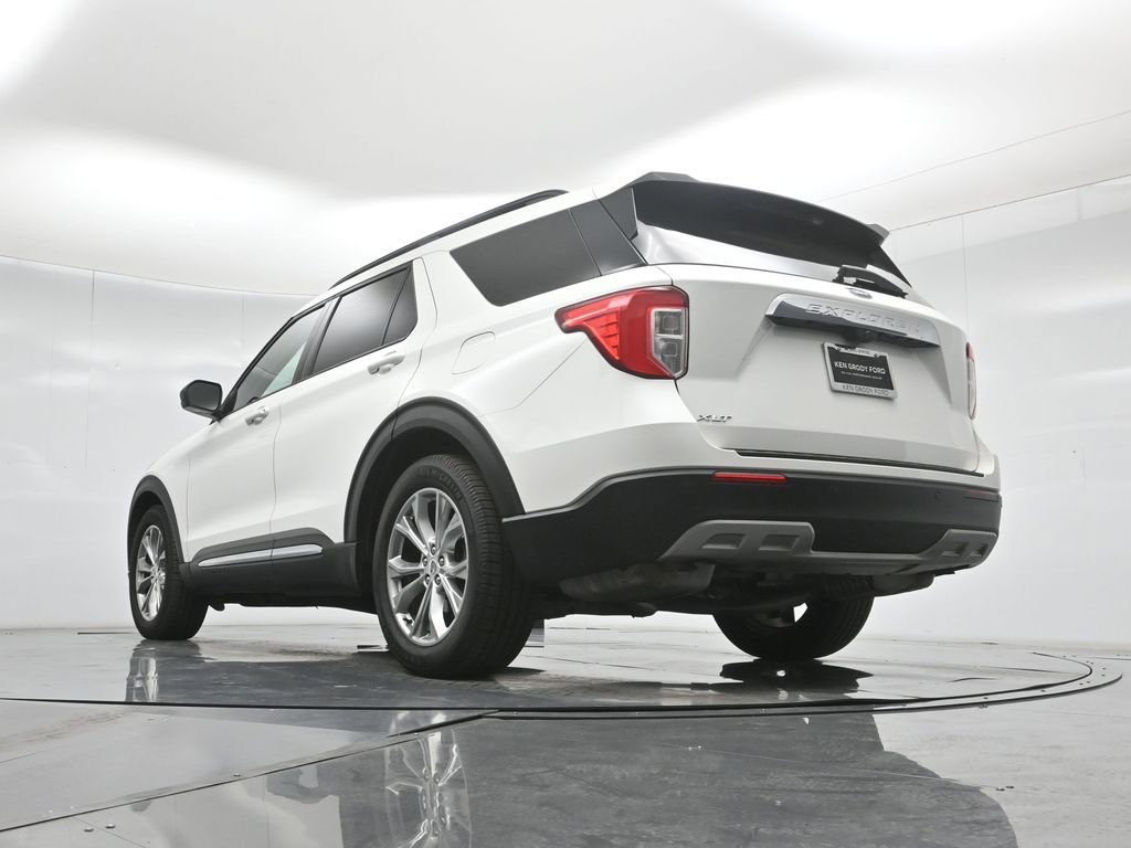 Certified 2021 Ford Explorer XLT w/ Equipment Group 202A RWD image 50
