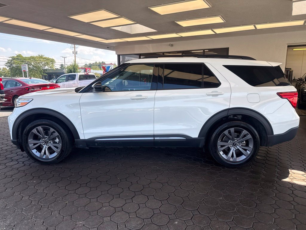 Certified 2024 Ford Explorer XLT w/ Equipment Group 202A AWD/4WD image 9