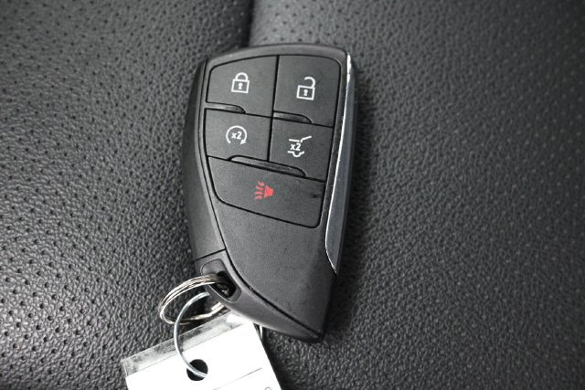 Used 2025 Chevrolet Traverse LT AWD/4WD image 28