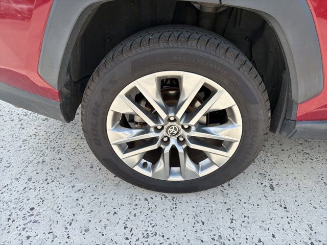 Used 2020 Toyota RAV4 XLE Premium FWD image 10