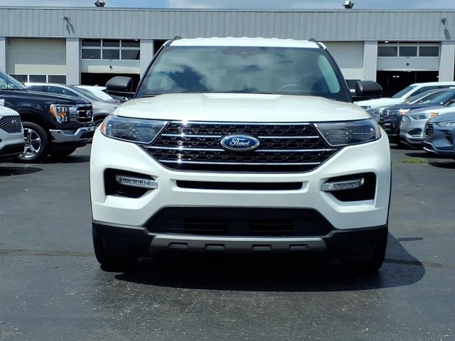 Certified 2023 Ford Explorer XLT w/ Equipment Group 202A AWD/4WD image 2
