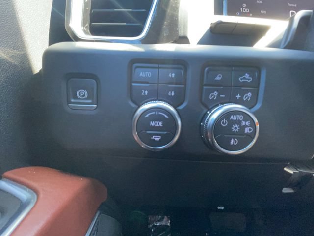 Used 2024 GMC Sierra 3500 Denali Ultimate AWD/4WD image 19