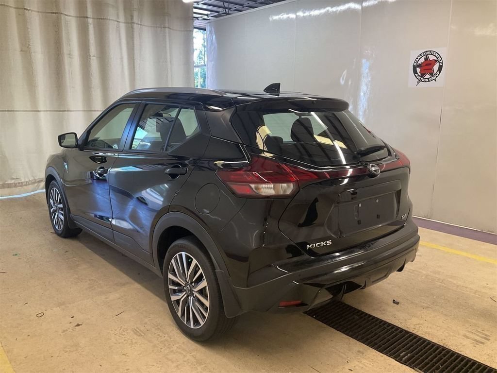 Used 2024 Nissan Kicks SV FWD video 3