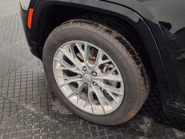 Used 2021 Jeep Grand Cherokee L Summit w/ Advanced Protech Group IV AWD/4WD image 33