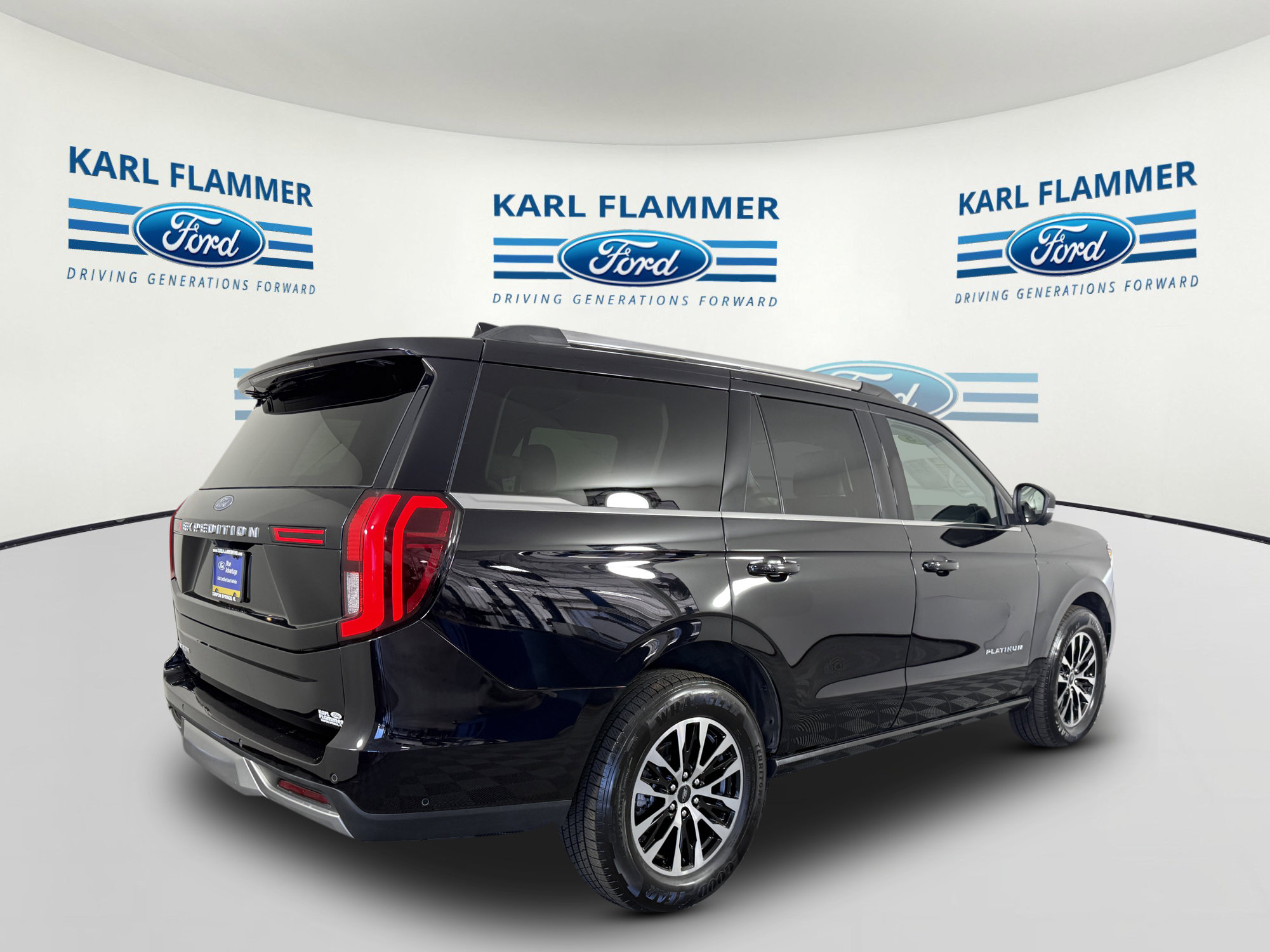 Certified 2025 Ford Expedition Platinum AWD/4WD image 3
