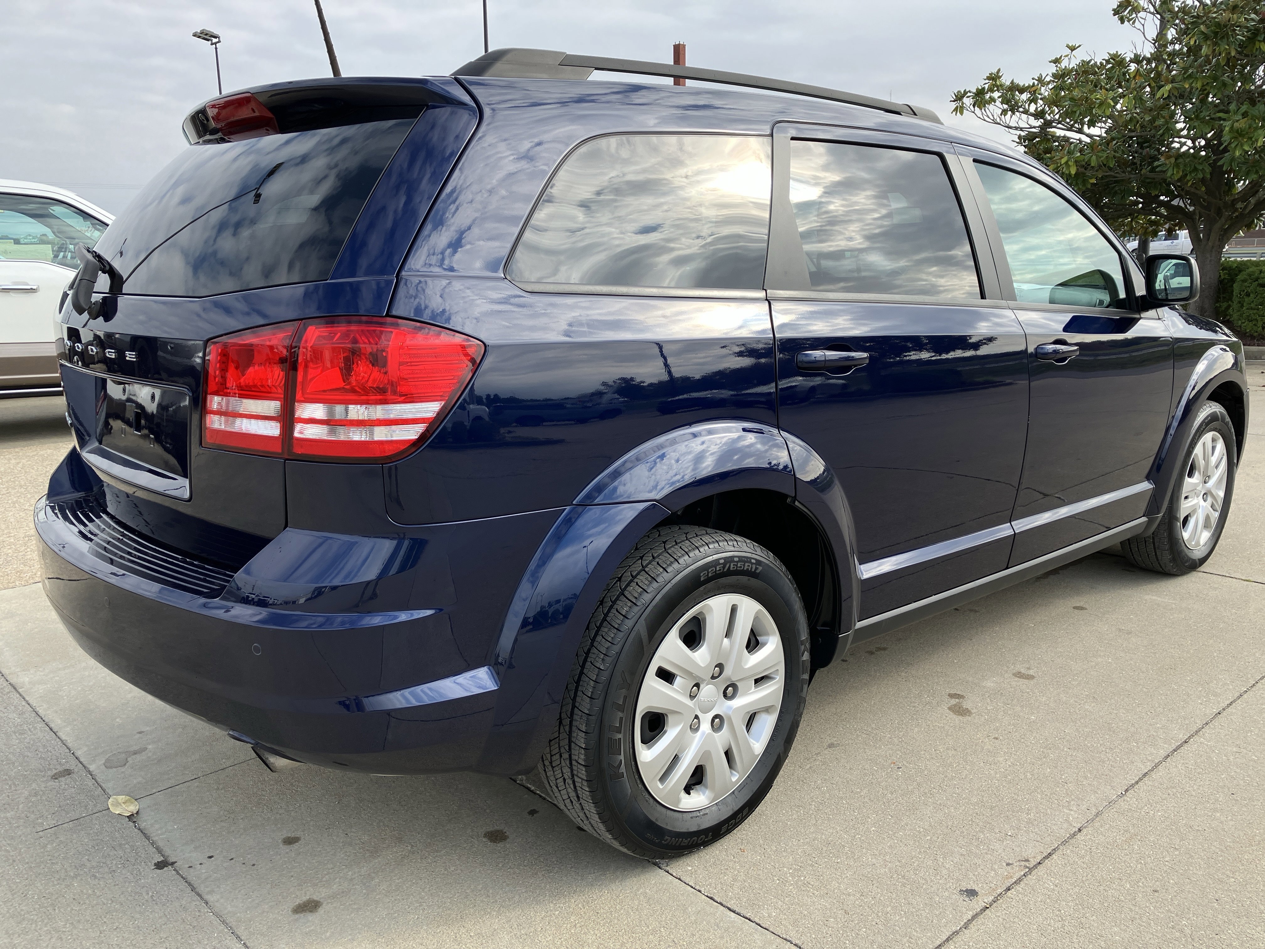 Used 2020 Dodge Journey SE image 5