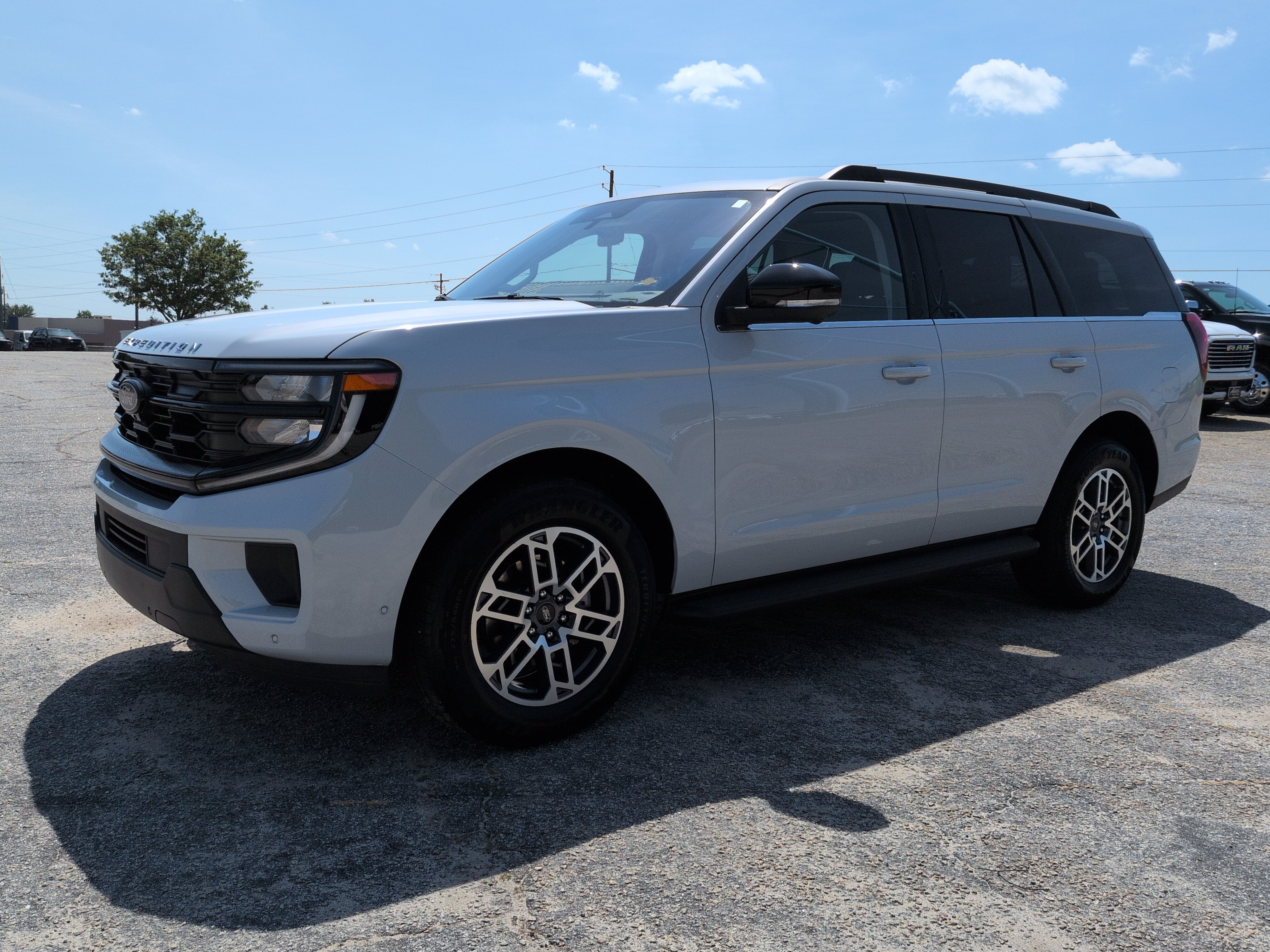 Certified 2025 Ford Expedition Active RWD image 6