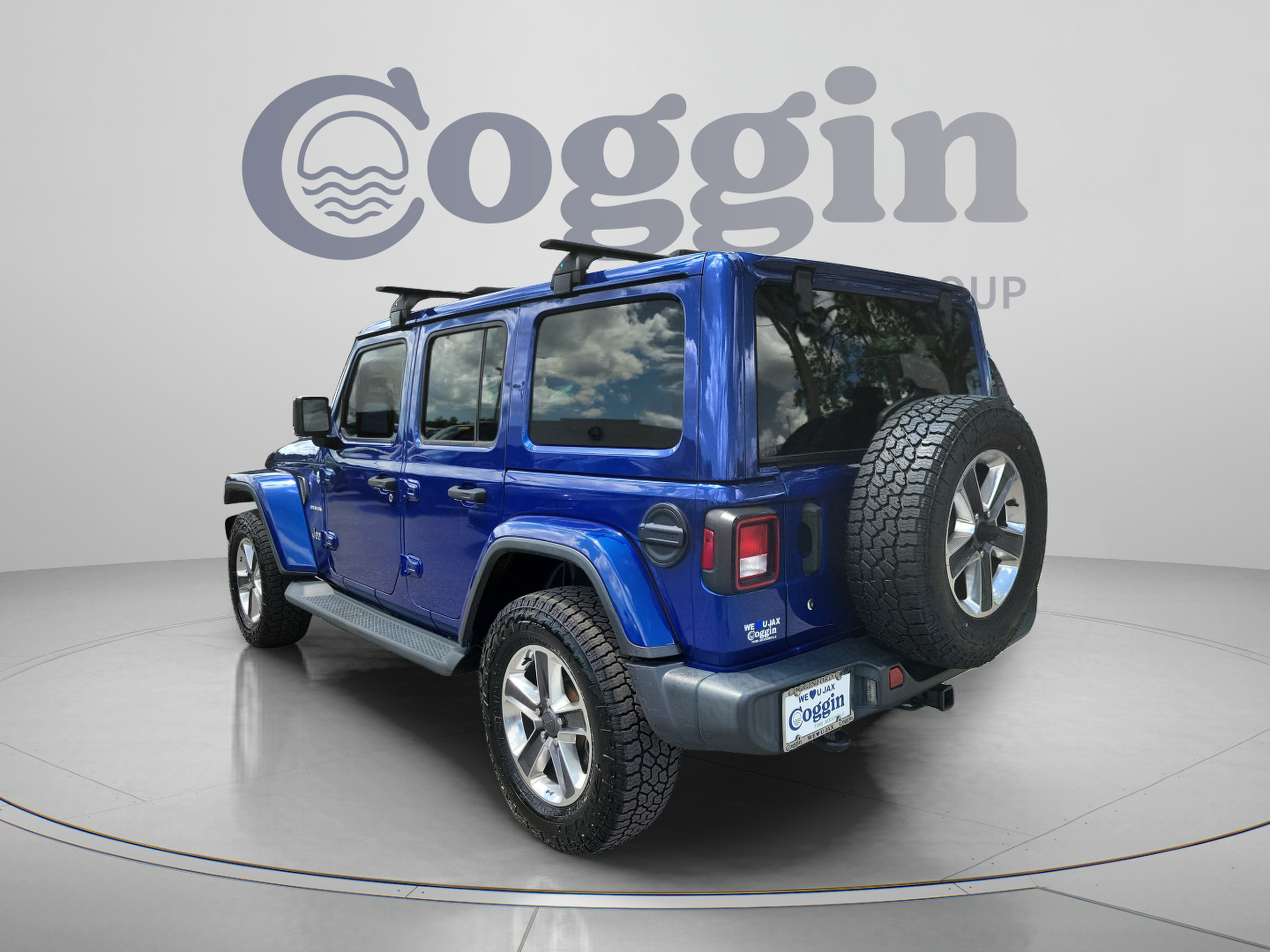 Used 2020 Jeep Wrangler Unlimited Sahara w/ Uconnect 4C Nav & Sound Group AWD/4WD image 2