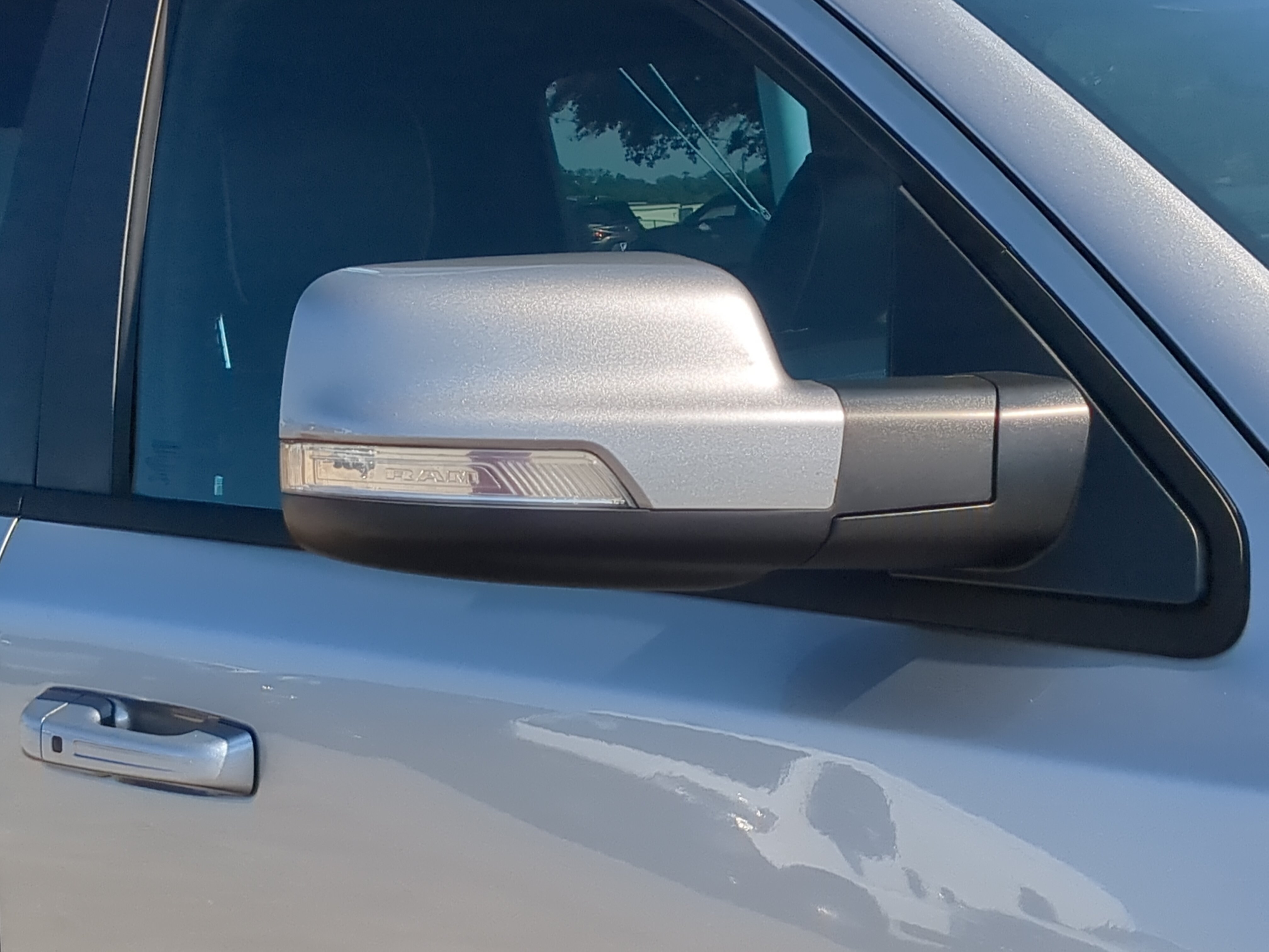 Used 2021 RAM 1500 Laramie w/ Sport Appearance Package AWD/4WD image 10