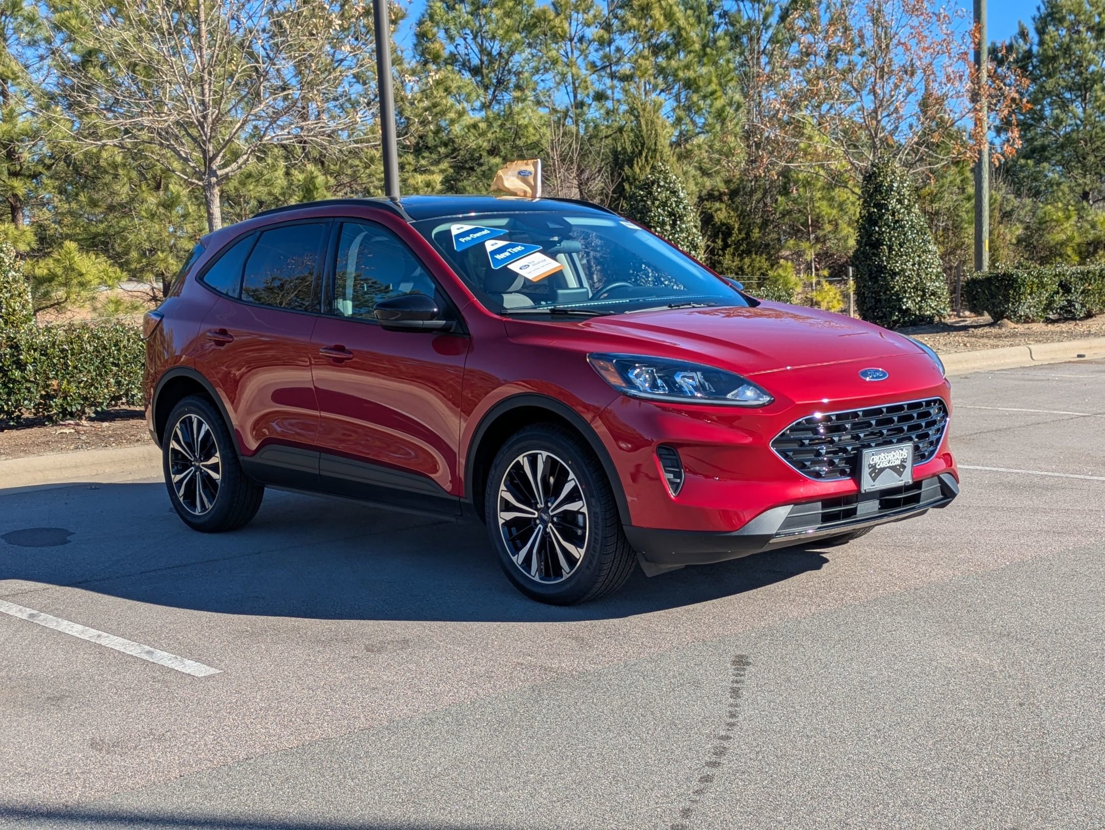 Certified 2022 Ford Escape SE w/ SE Sport Appearance Package image 1
